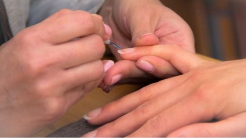 Best 4 French manicure ideas to try this season